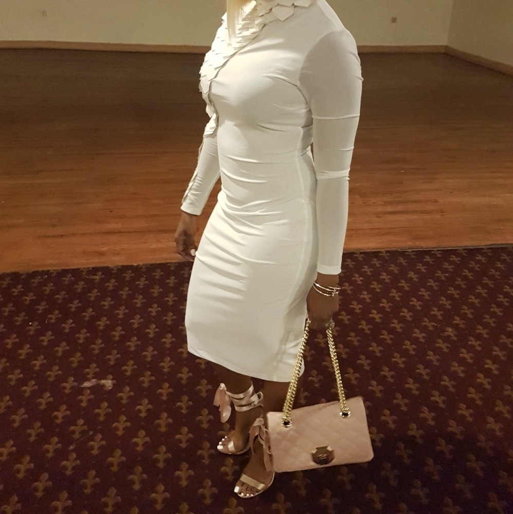 Dress - Picture 3 of 3